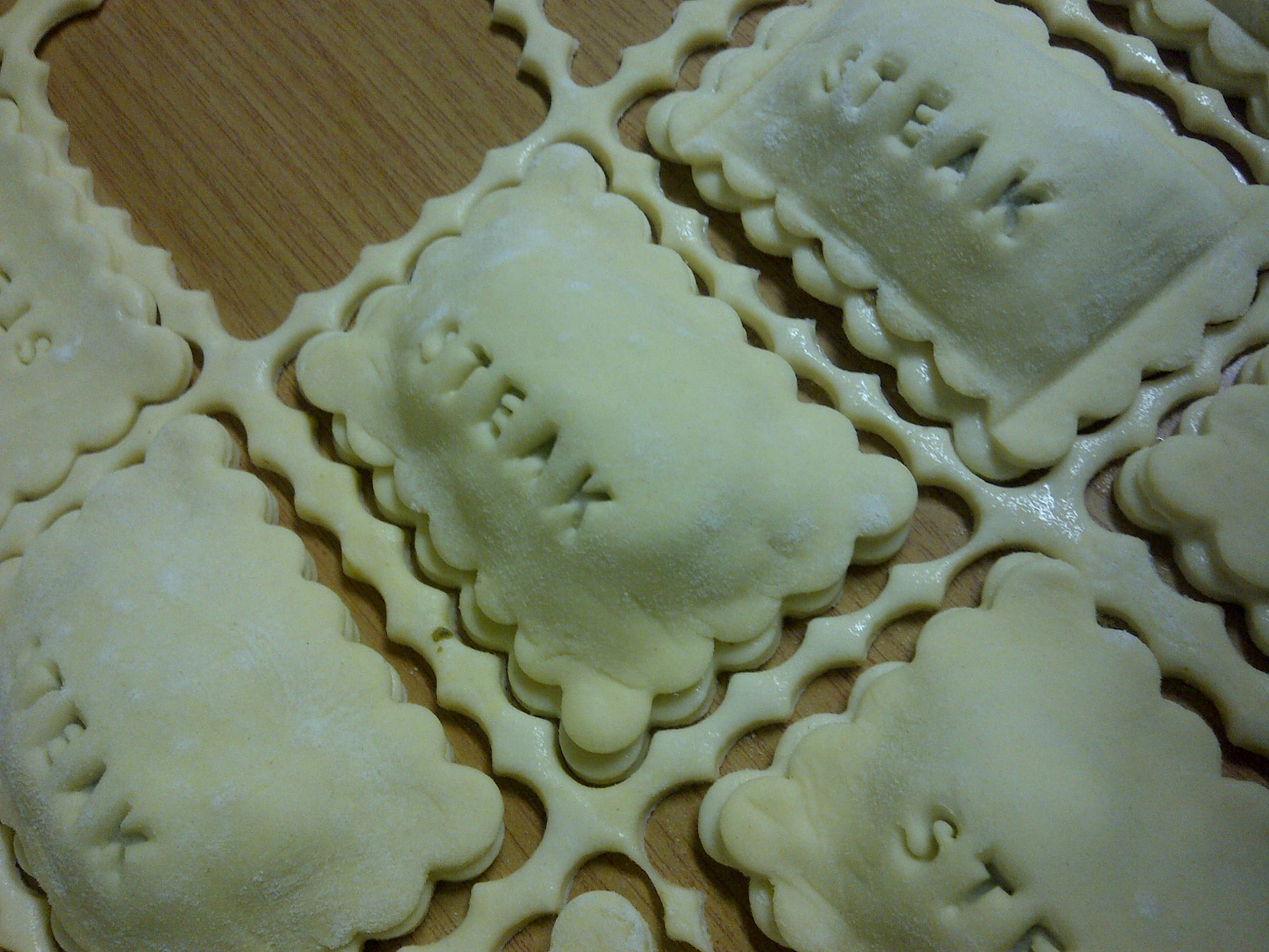 Steak pies and filling